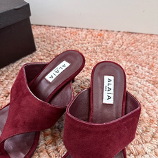 G241代购级阿莱雅Alaïa 镂空高跟凉鞋✨Alaïa这款镂空高跟凉鞋,采用网状皮革设计,透气又时 G241代购级阿莱雅Alaïa 镂空高跟凉鞋✨Alaïa这款镂空高跟凉鞋,采用网状皮革设计,透气又时