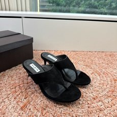 G241代购级阿莱雅Alaïa 镂空高跟凉鞋✨Alaïa这款镂空高跟凉鞋,采用网状皮革设计,透气又时 G241代购级阿莱雅Alaïa 镂空高跟凉鞋✨Alaïa这款镂空高跟凉鞋,采用网状皮革设计,透气又时