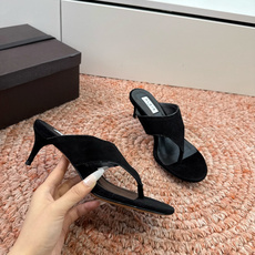 G241代购级阿莱雅Alaïa 镂空高跟凉鞋✨Alaïa这款镂空高跟凉鞋,采用网状皮革设计,透气又时 G241代购级阿莱雅Alaïa 镂空高跟凉鞋✨Alaïa这款镂空高跟凉鞋,采用网状皮革设计,透气又时