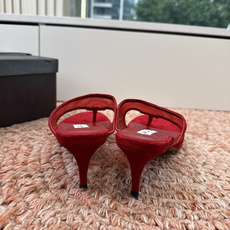 G241代购级阿莱雅Alaïa 镂空高跟凉鞋✨Alaïa这款镂空高跟凉鞋,采用网状皮革设计,透气又时 G241代购级阿莱雅Alaïa 镂空高跟凉鞋✨Alaïa这款镂空高跟凉鞋,采用网状皮革设计,透气又时