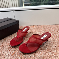 G241代购级阿莱雅Alaïa 镂空高跟凉鞋✨Alaïa这款镂空高跟凉鞋,采用网状皮革设计,透气又时 G241代购级阿莱雅Alaïa 镂空高跟凉鞋✨Alaïa这款镂空高跟凉鞋,采用网状皮革设计,透气又时