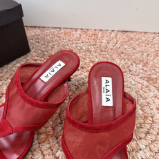 G241代购级阿莱雅Alaïa 镂空高跟凉鞋✨Alaïa这款镂空高跟凉鞋,采用网状皮革设计,透气又时 G241代购级阿莱雅Alaïa 镂空高跟凉鞋✨Alaïa这款镂空高跟凉鞋,采用网状皮革设计,透气又时