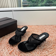G241代购级阿莱雅Alaïa 镂空高跟凉鞋✨Alaïa这款镂空高跟凉鞋,采用网状皮革设计,透气又时 G241代购级阿莱雅Alaïa 镂空高跟凉鞋✨Alaïa这款镂空高跟凉鞋,采用网状皮革设计,透气又时