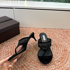 G241代购级阿莱雅Alaïa 镂空高跟凉鞋✨Alaïa这款镂空高跟凉鞋,采用网状皮革设计,透气又时 G241代购级阿莱雅Alaïa 镂空高跟凉鞋✨Alaïa这款镂空高跟凉鞋,采用网状皮革设计,透气又时