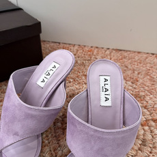 G241代购级阿莱雅Alaïa 镂空高跟凉鞋✨Alaïa这款镂空高跟凉鞋,采用网状皮革设计,透气又时 G241代购级阿莱雅Alaïa 镂空高跟凉鞋✨Alaïa这款镂空高跟凉鞋,采用网状皮革设计,透气又时