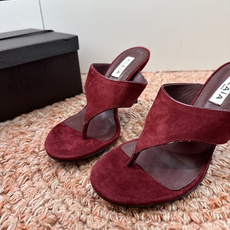 G241代购级阿莱雅Alaïa 镂空高跟凉鞋✨Alaïa这款镂空高跟凉鞋,采用网状皮革设计,透气又时 G241代购级阿莱雅Alaïa 镂空高跟凉鞋✨Alaïa这款镂空高跟凉鞋,采用网状皮革设计,透气又时