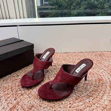G241代购级阿莱雅Alaïa 镂空高跟凉鞋✨Alaïa这款镂空高跟凉鞋,采用网状皮革设计,透气又时 G241代购级阿莱雅Alaïa 镂空高跟凉鞋✨Alaïa这款镂空高跟凉鞋,采用网状皮革设计,透气又时