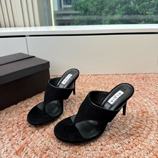 G241代购级阿莱雅Alaïa 镂空高跟凉鞋✨Alaïa这款镂空高跟凉鞋,采用网状皮革设计,透气又时 G241代购级阿莱雅Alaïa 镂空高跟凉鞋✨Alaïa这款镂空高跟凉鞋,采用网状皮革设计,透气又时