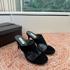 G241代购级阿莱雅Alaïa 镂空高跟凉鞋✨Alaïa这款镂空高跟凉鞋,采用网状皮革设计,透气又时 G241代购级阿莱雅Alaïa 镂空高跟凉鞋✨Alaïa这款镂空高跟凉鞋,采用网状皮革设计,透气又时