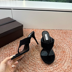 G241代购级阿莱雅Alaïa 镂空高跟凉鞋✨Alaïa这款镂空高跟凉鞋,采用网状皮革设计,透气又时 G241代购级阿莱雅Alaïa 镂空高跟凉鞋✨Alaïa这款镂空高跟凉鞋,采用网状皮革设计,透气又时