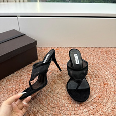G241代购级阿莱雅Alaïa 镂空高跟凉鞋✨Alaïa这款镂空高跟凉鞋,采用网状皮革设计,透气又时 G241代购级阿莱雅Alaïa 镂空高跟凉鞋✨Alaïa这款镂空高跟凉鞋,采用网状皮革设计,透气又时