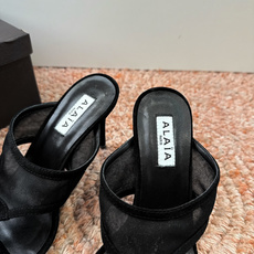 G241代购级阿莱雅Alaïa 镂空高跟凉鞋✨Alaïa这款镂空高跟凉鞋,采用网状皮革设计,透气又时 G241代购级阿莱雅Alaïa 镂空高跟凉鞋✨Alaïa这款镂空高跟凉鞋,采用网状皮革设计,透气又时