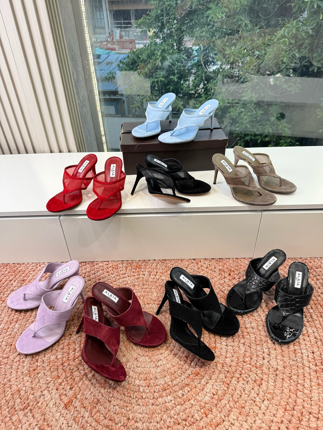 G241代购级阿莱雅Alaïa 镂空高跟凉鞋​​✨Alaïa这款镂空高跟凉鞋，采用网状皮革设计，透气又时