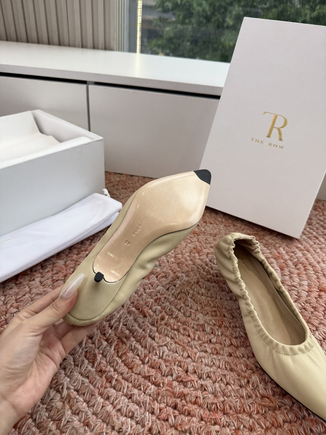 所见即所得G028代购级别the roe玛丽珍单鞋一定要收了它 有一丢高级又简约的感觉其实除了好看以外它