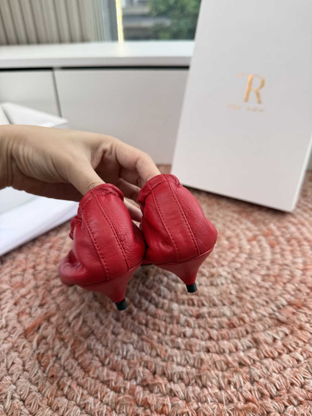 所见即所得G028代购级别the roe玛丽珍单鞋一定要收了它 有一丢高级又简约的感觉其实除了好看以外它