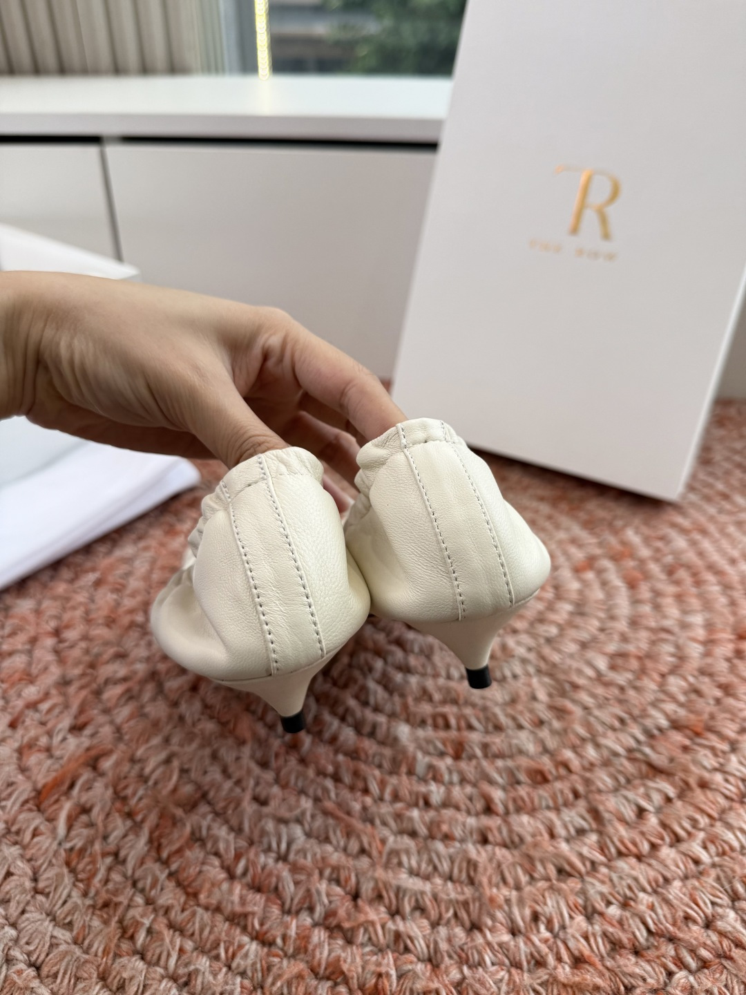 所见即所得G028代购级别the roe玛丽珍单鞋一定要收了它 有一丢高级又简约的感觉其实除了好看以外它