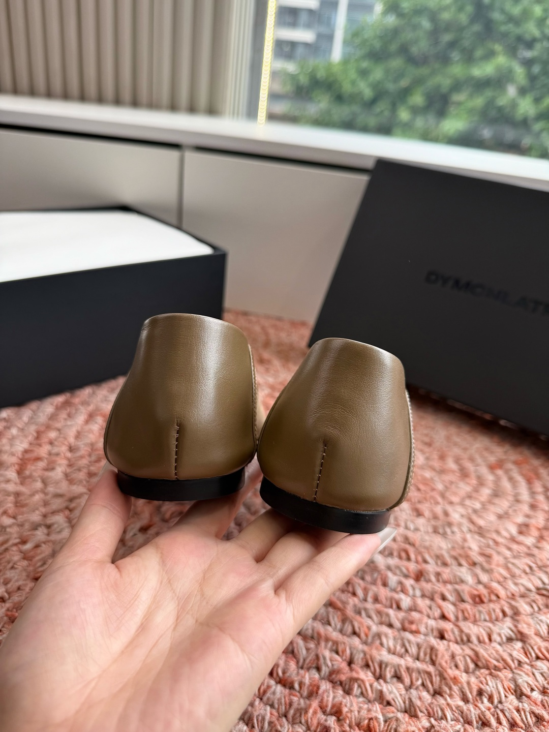 G213Dymonlatry女巫鞋舒淇同款26秋冬“Arcana”系列女巫靴，时装感尖头造型与松弛感宽筒