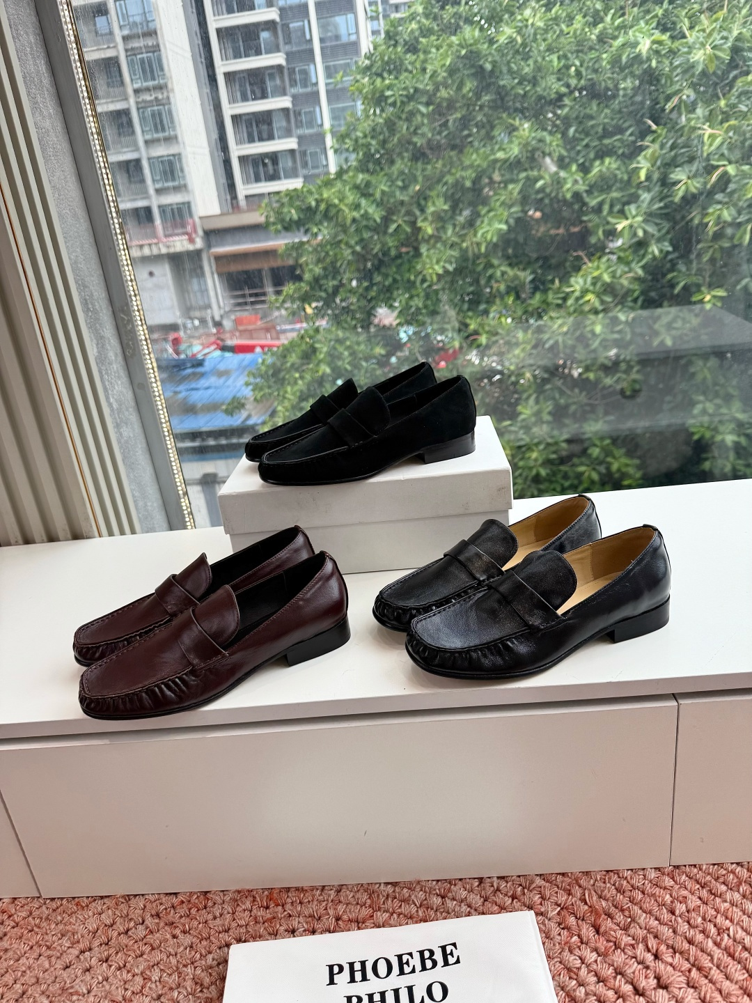 G213Phoebe Phil*新款乐福鞋经典的芭蕾鞋型，搭配鞋头的小蝴蝶结，自带软萌的少女感。鞋口的松