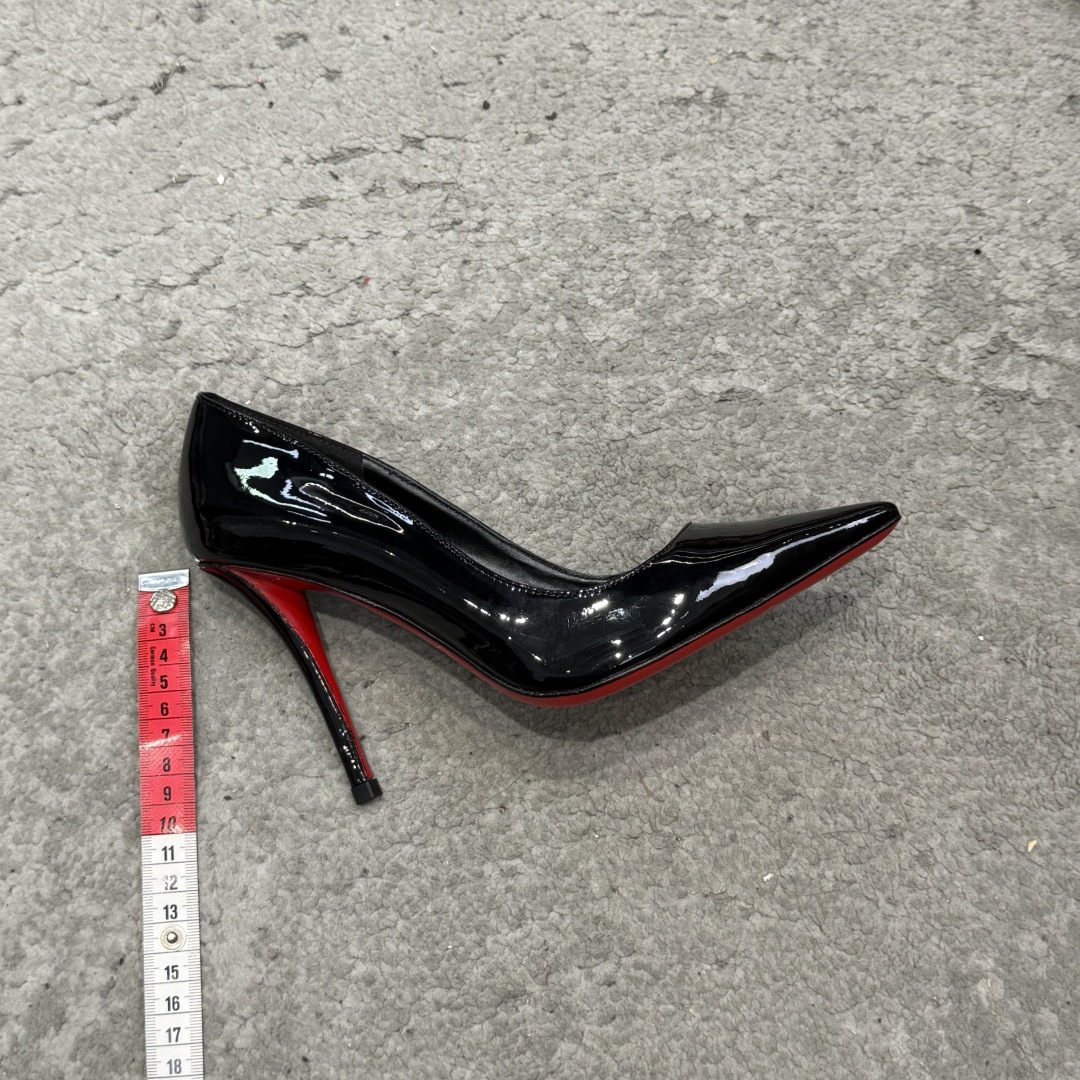 G277Christian Louboutin红底单鞋选到了颜色真好看呀[色色R]MyTheresa上现