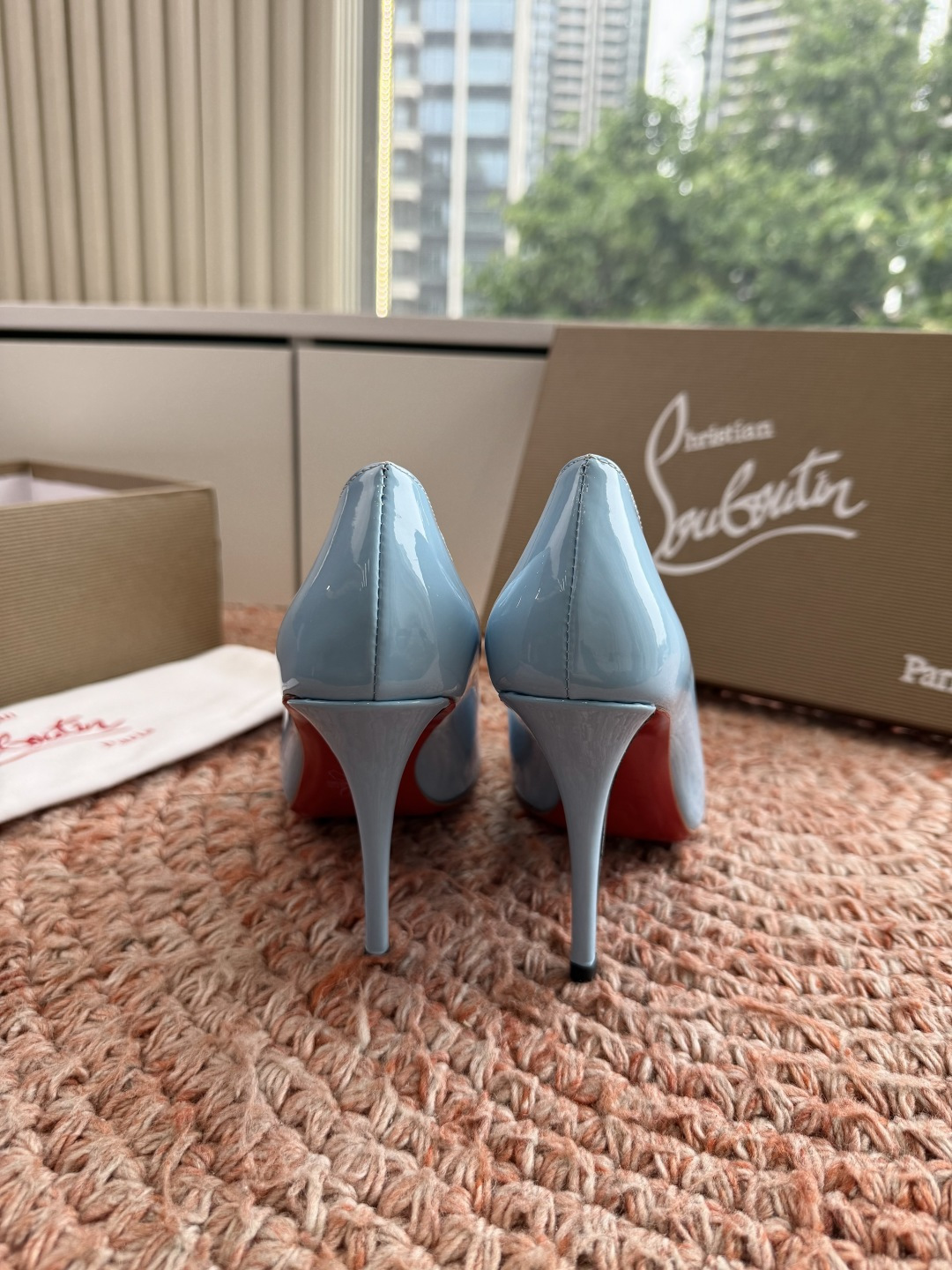 G277Christian Louboutin红底单鞋选到了颜色真好看呀[色色R]MyTheresa上现