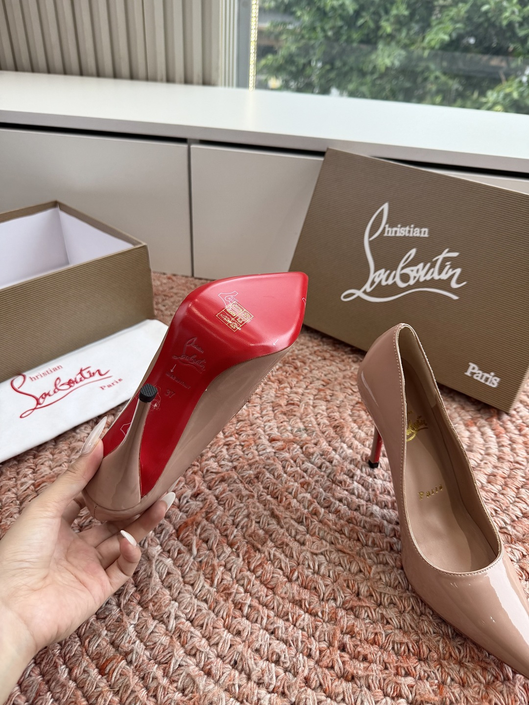 G277Christian Louboutin红底单鞋选到了颜色真好看呀[色色R]MyTheresa上现