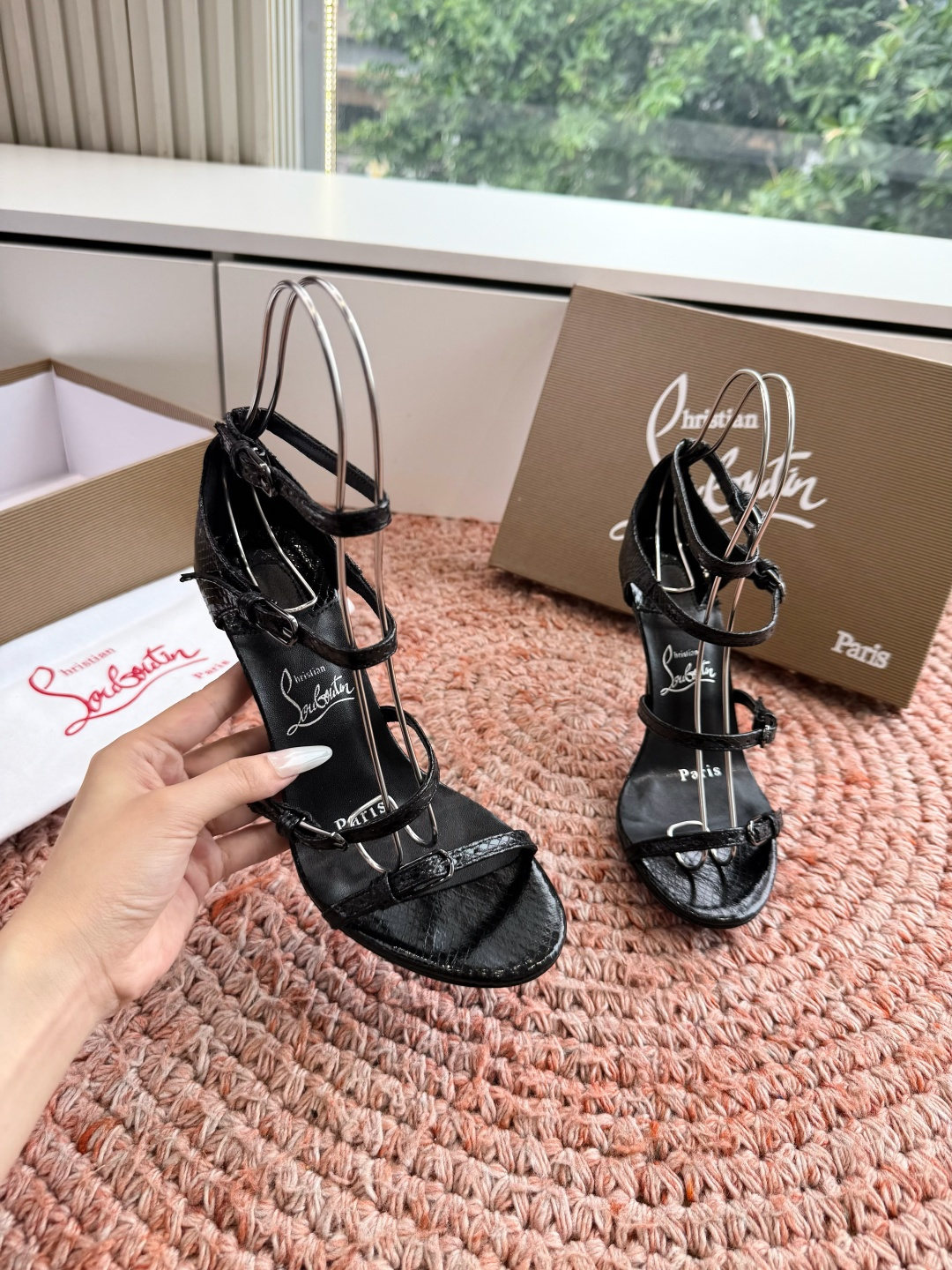 G277Christian Louboutin红底鞋防水台凉鞋选到了颜色真好看呀[色色R]MyThere