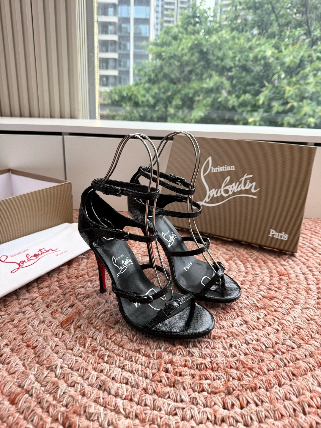 G277Christian Louboutin红底鞋防水台凉鞋选到了颜色真好看呀[色色R]MyThere