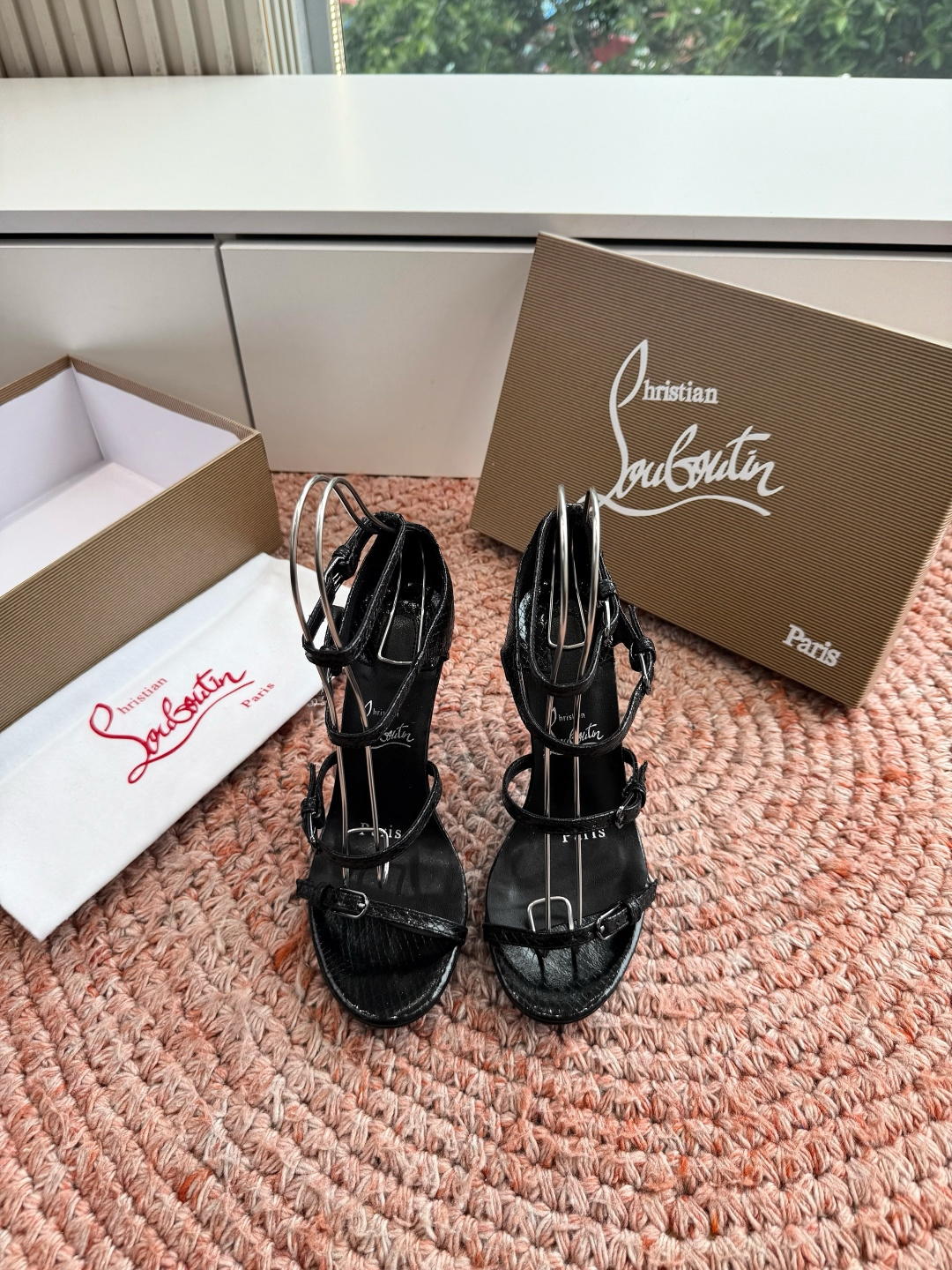 G277Christian Louboutin红底鞋防水台凉鞋选到了颜色真好看呀[色色R]MyThere