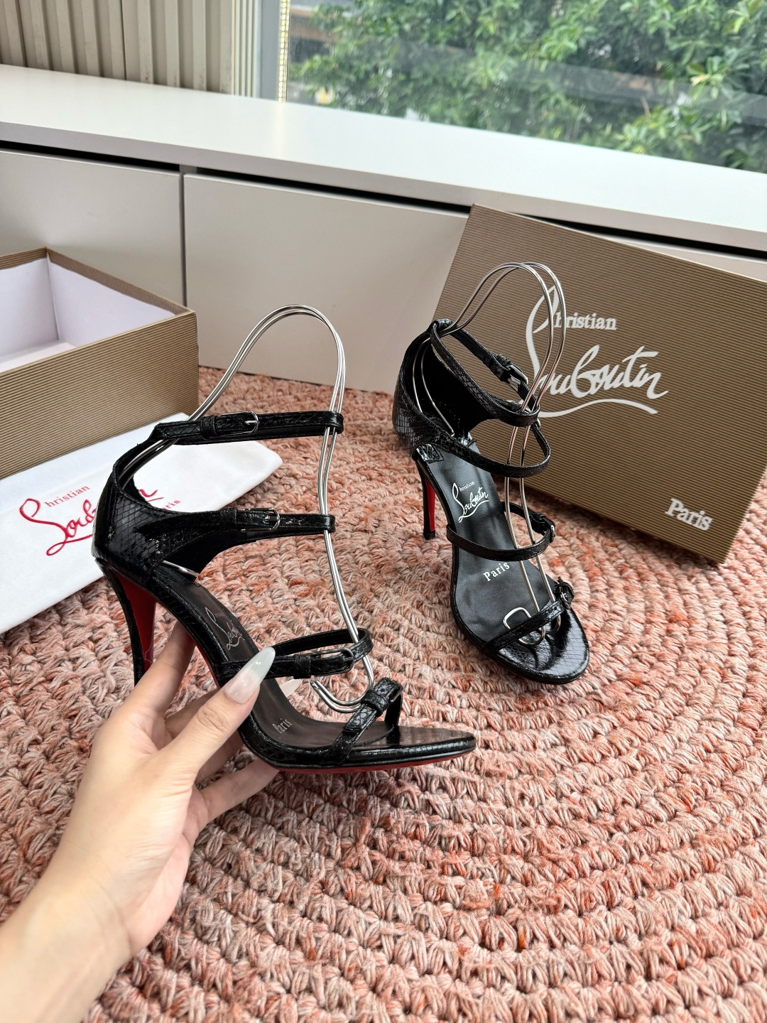 G277Christian Louboutin红底鞋防水台凉鞋选到了颜色真好看呀[色色R]MyThere