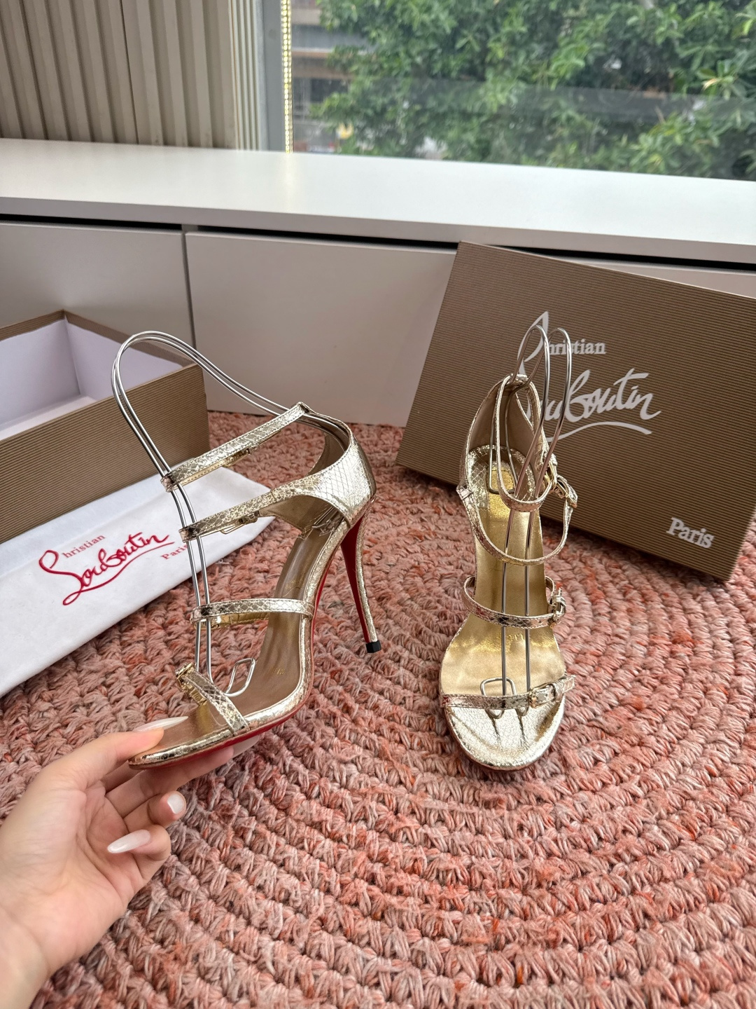 G277Christian Louboutin红底鞋防水台凉鞋选到了颜色真好看呀[色色R]MyThere