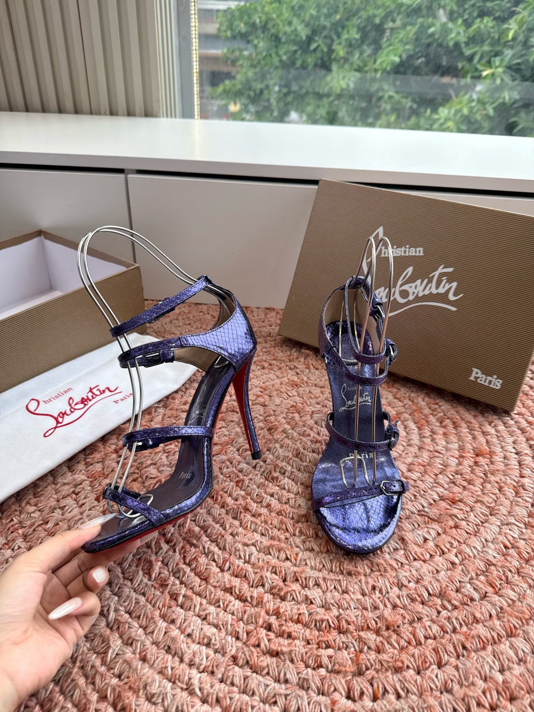 G277Christian Louboutin红底鞋防水台凉鞋选到了颜色真好看呀[色色R]MyThere