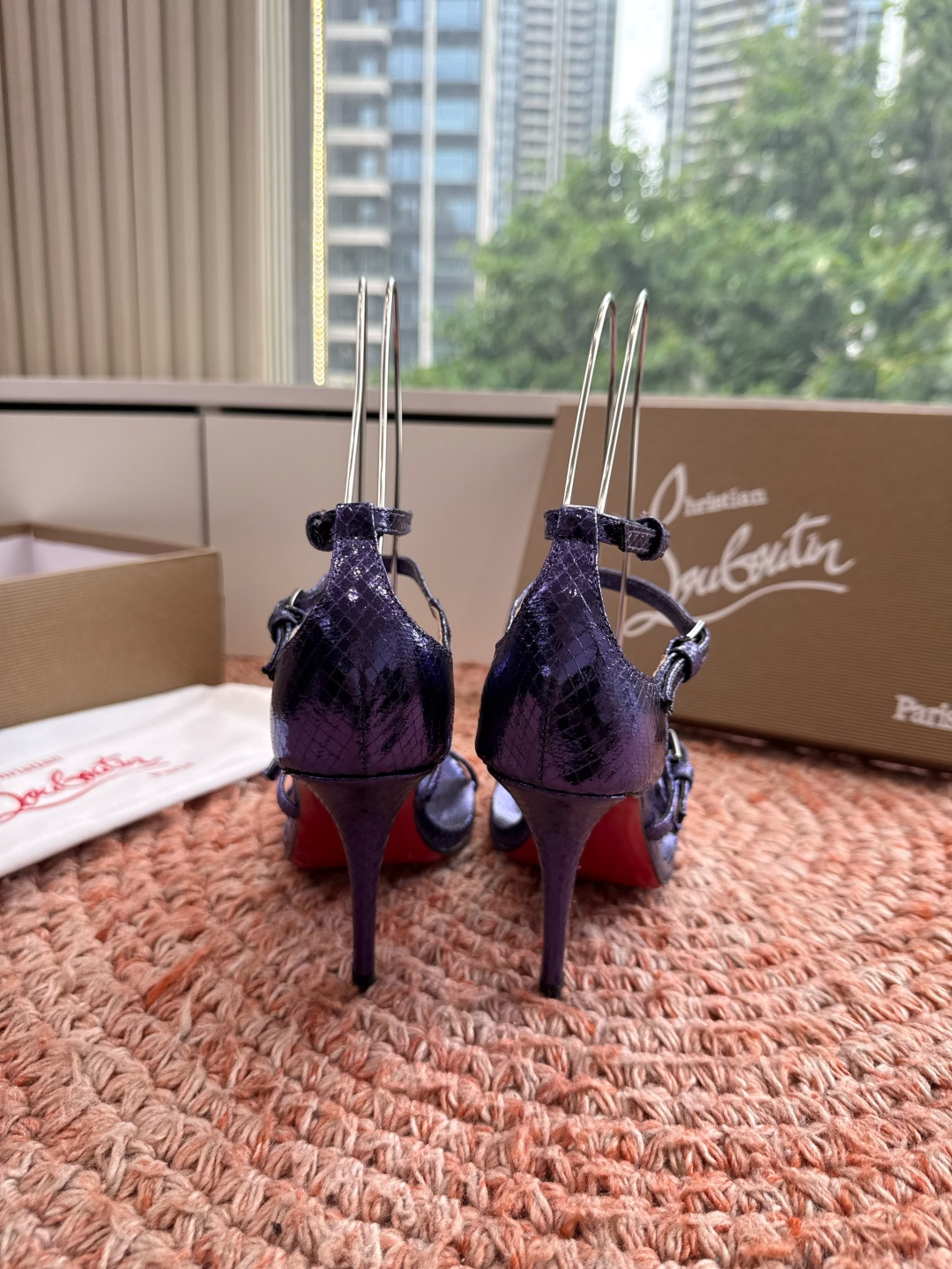 G277Christian Louboutin红底鞋防水台凉鞋选到了颜色真好看呀[色色R]MyThere