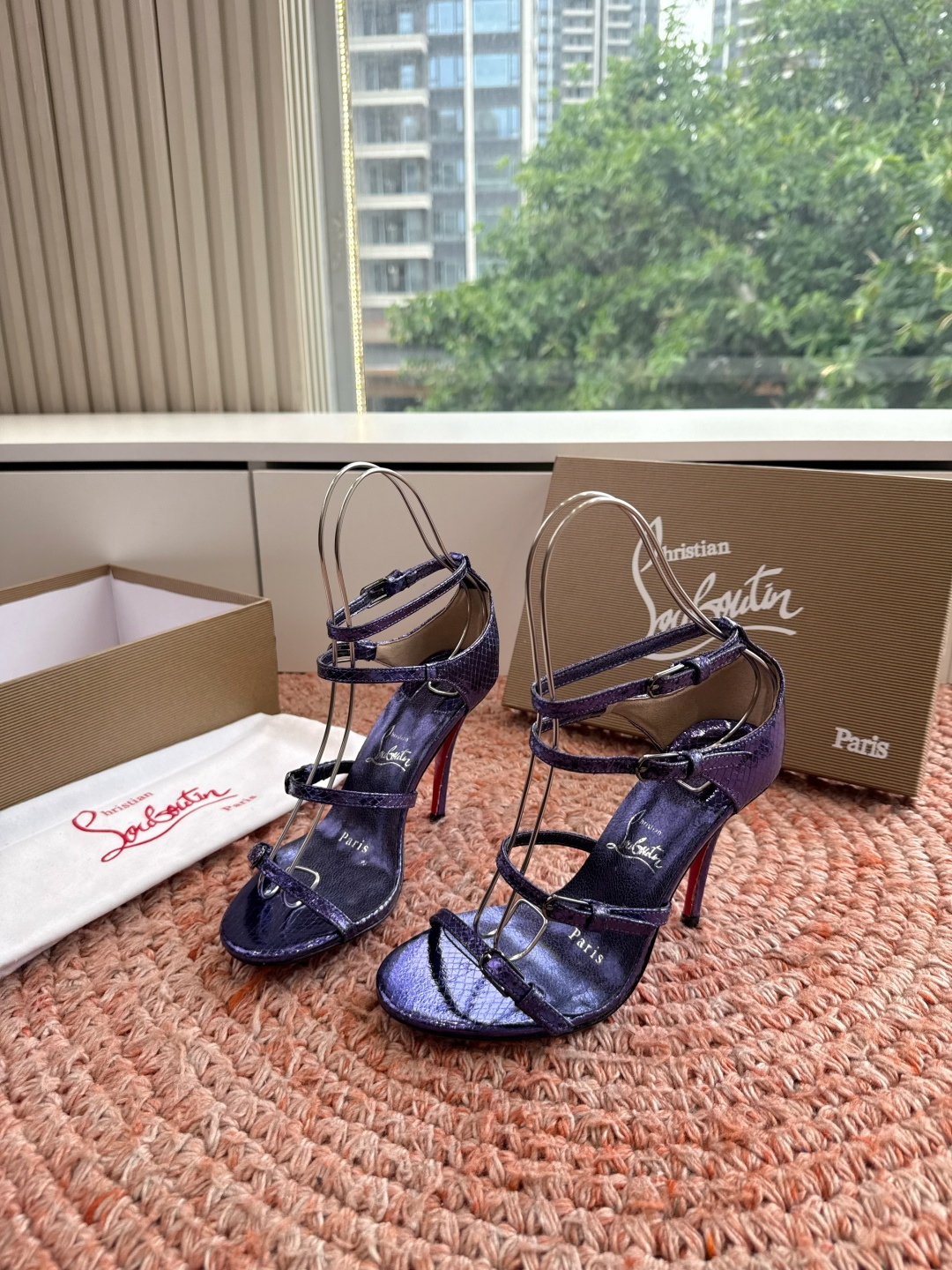 G277Christian Louboutin红底鞋防水台凉鞋选到了颜色真好看呀[色色R]MyThere