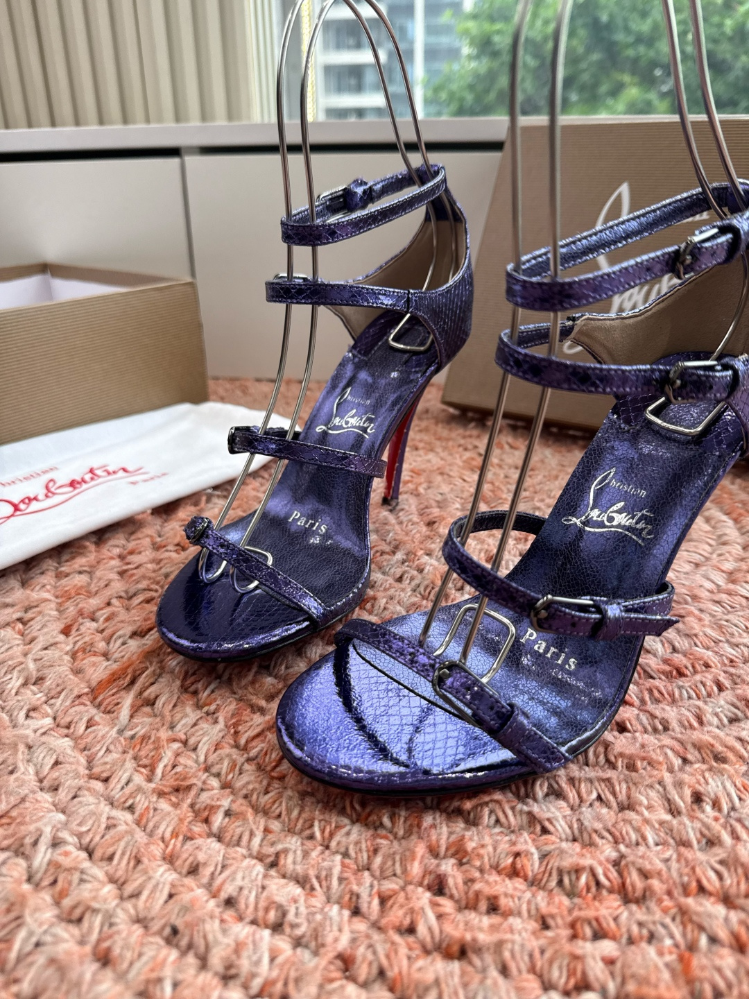 G277Christian Louboutin红底鞋防水台凉鞋选到了颜色真好看呀[色色R]MyThere