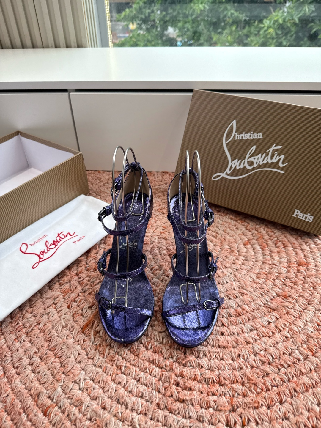 G277Christian Louboutin红底鞋防水台凉鞋选到了颜色真好看呀[色色R]MyThere