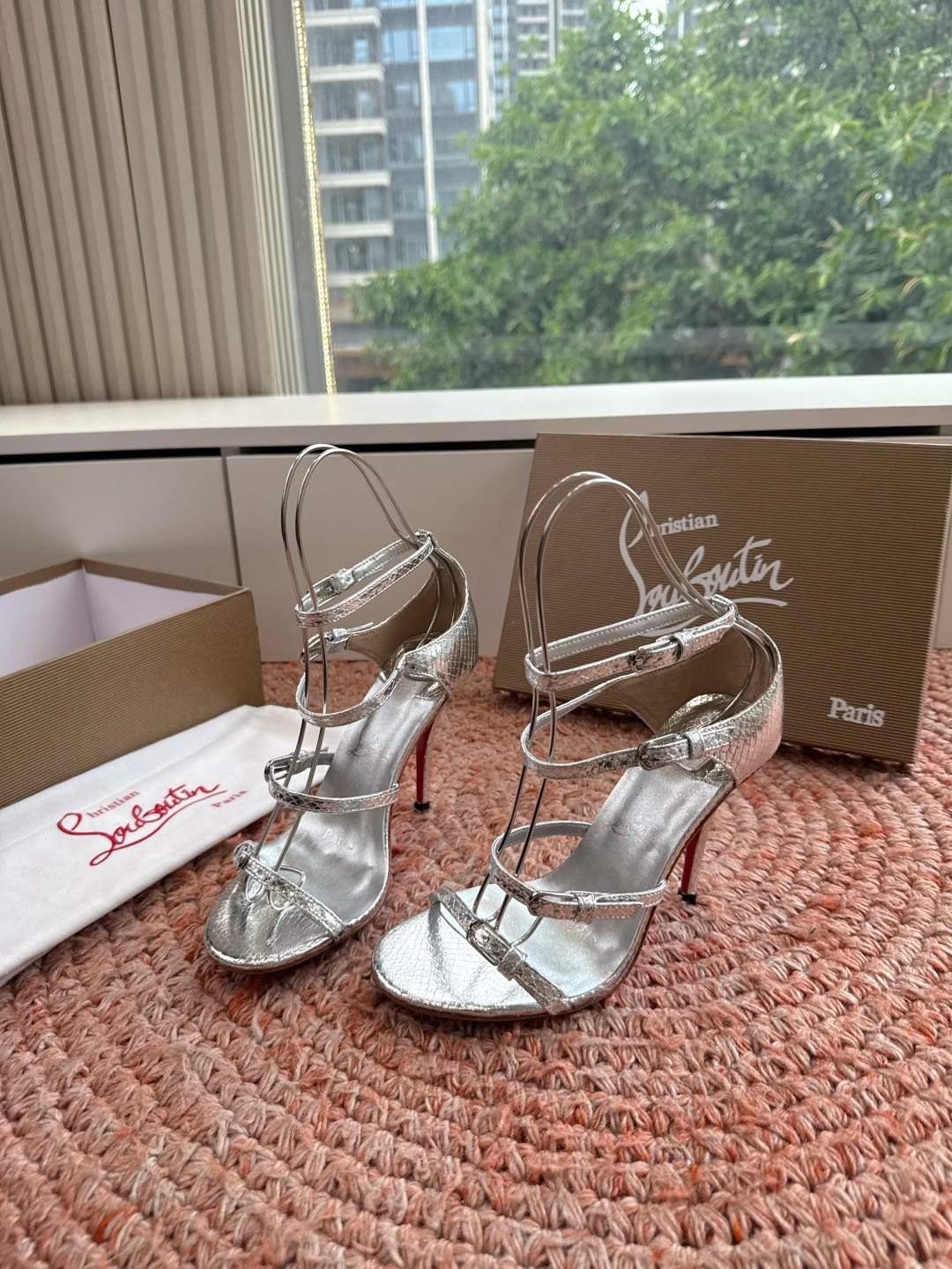 G277Christian Louboutin红底鞋防水台凉鞋选到了颜色真好看呀[色色R]MyThere