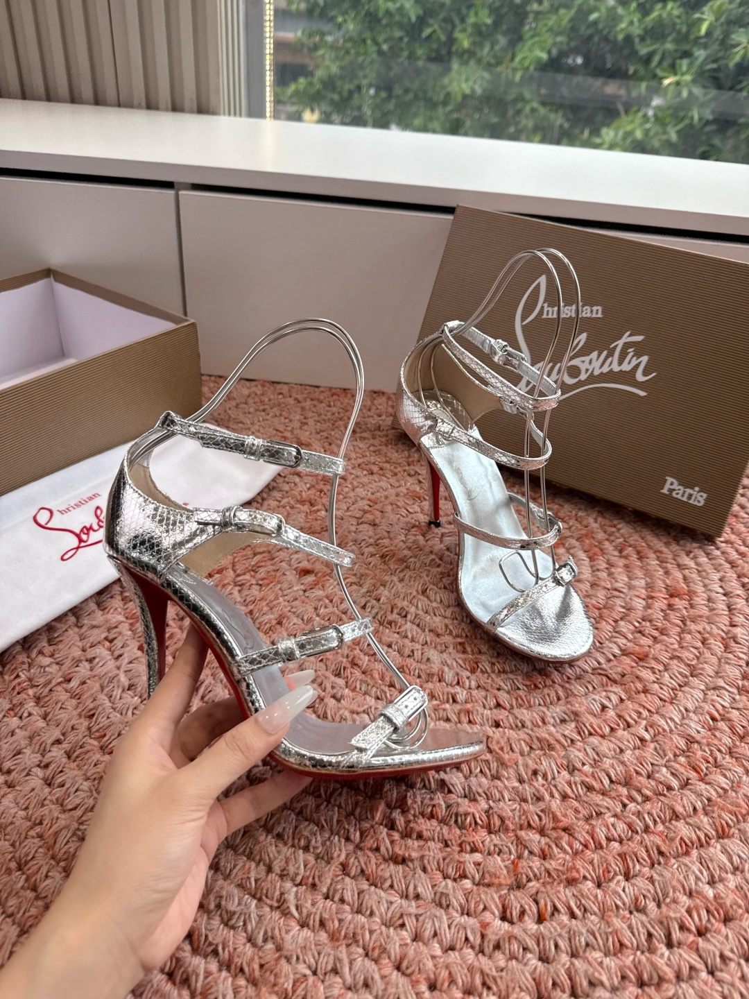 G277Christian Louboutin红底鞋防水台凉鞋选到了颜色真好看呀[色色R]MyThere