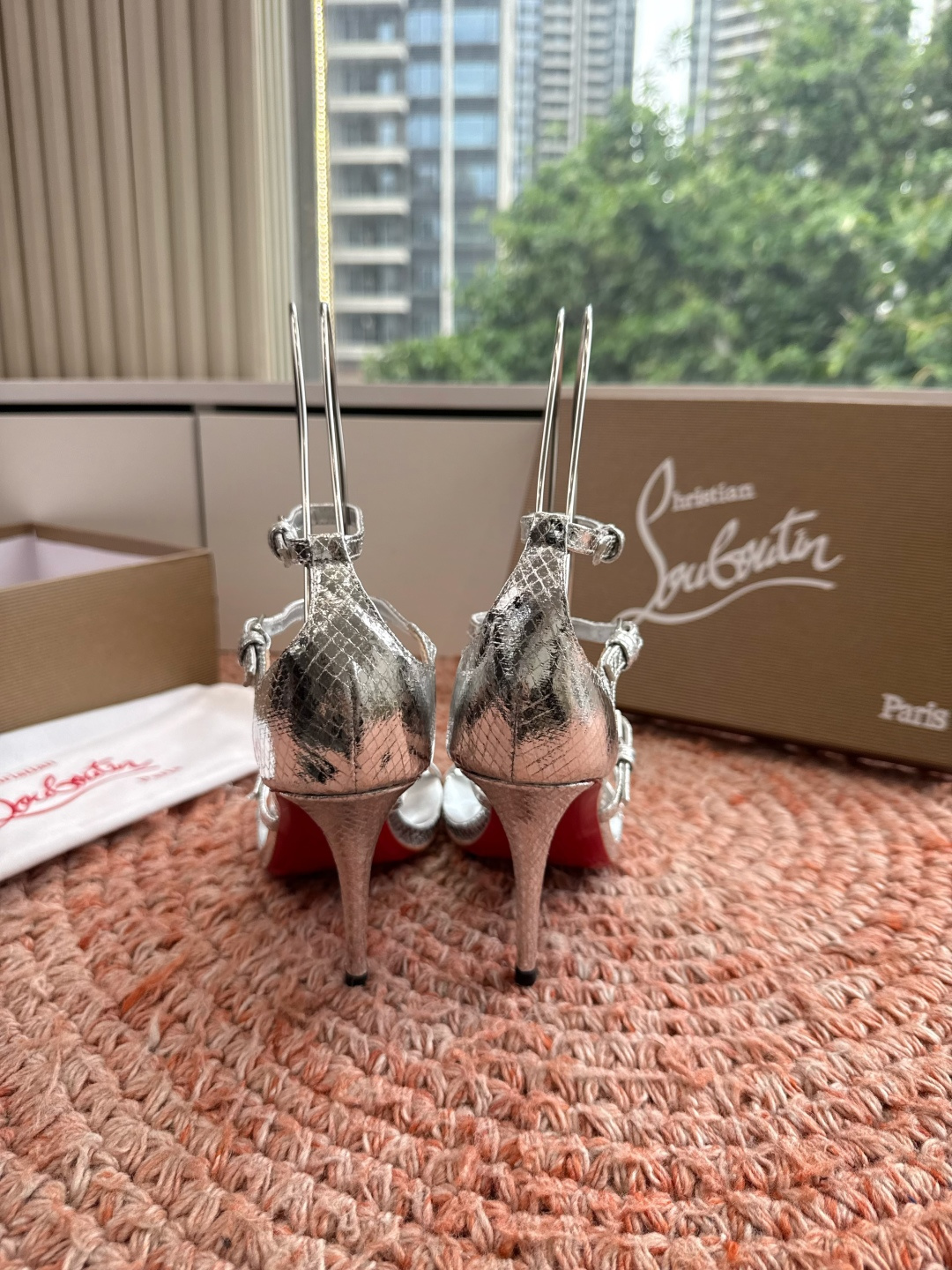 G277Christian Louboutin红底鞋防水台凉鞋选到了颜色真好看呀[色色R]MyThere