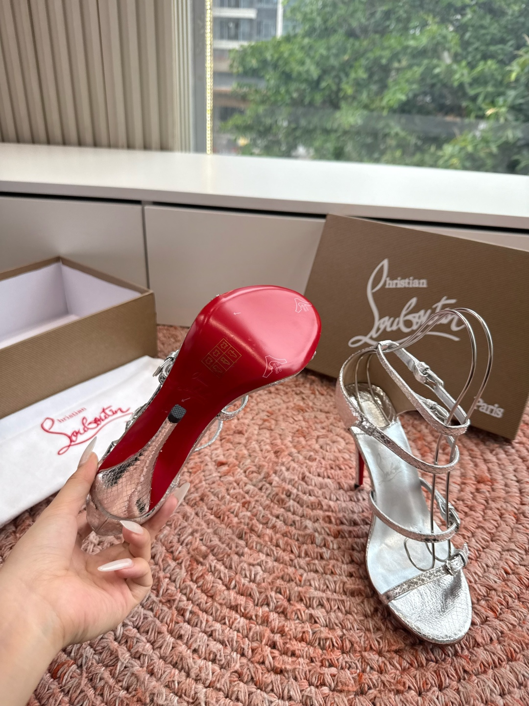 G277Christian Louboutin红底鞋防水台凉鞋选到了颜色真好看呀[色色R]MyThere