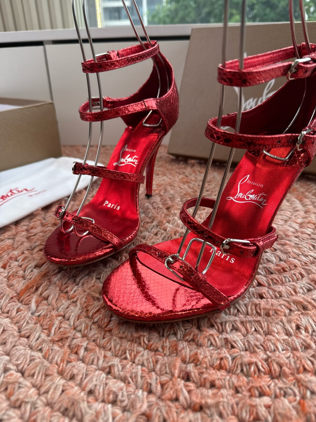 G277Christian Louboutin红底鞋防水台凉鞋选到了颜色真好看呀[色色R]MyThere