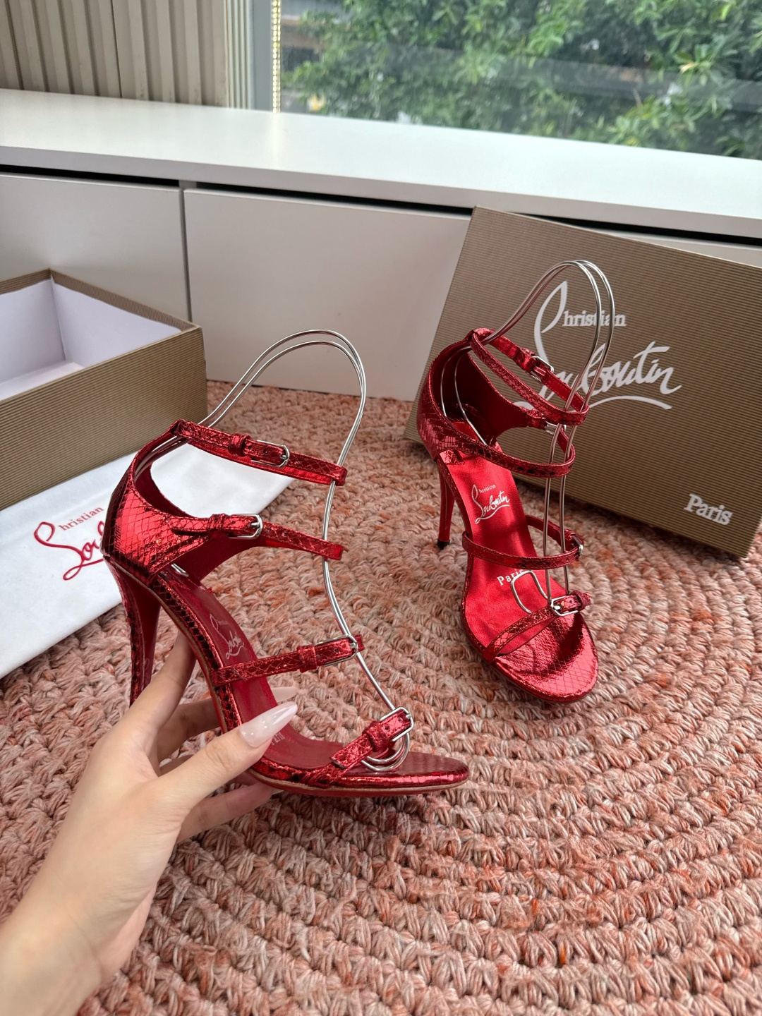 G277Christian Louboutin红底鞋防水台凉鞋选到了颜色真好看呀[色色R]MyThere