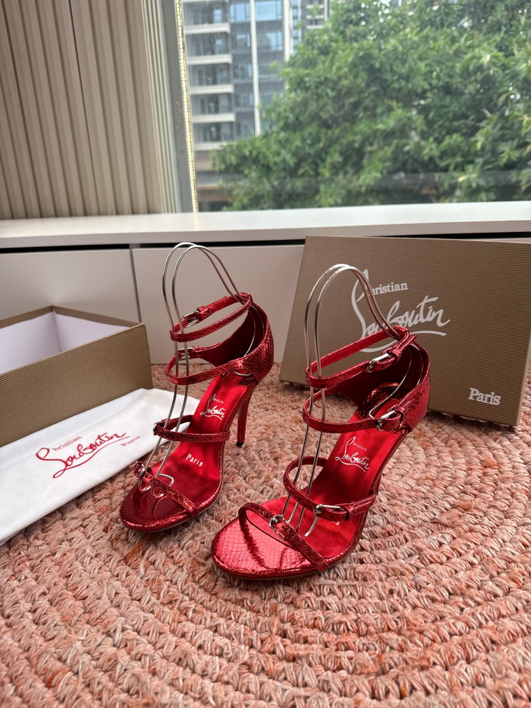 G277Christian Louboutin红底鞋防水台凉鞋选到了颜色真好看呀[色色R]MyThere