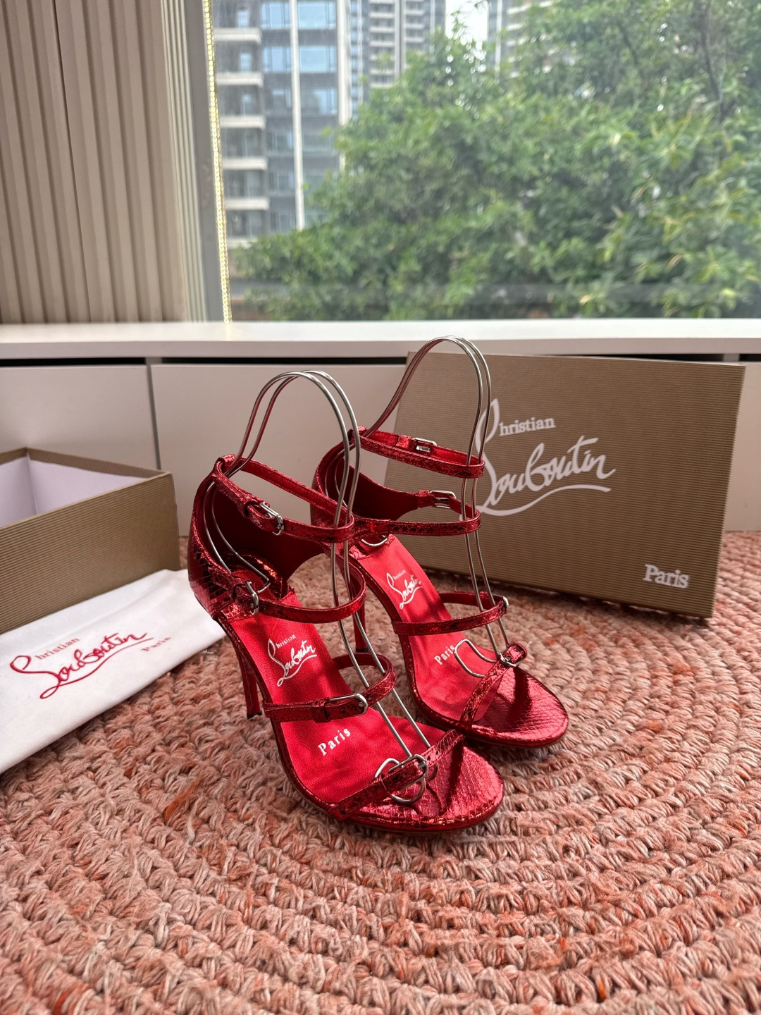 G277Christian Louboutin红底鞋防水台凉鞋选到了颜色真好看呀[色色R]MyThere