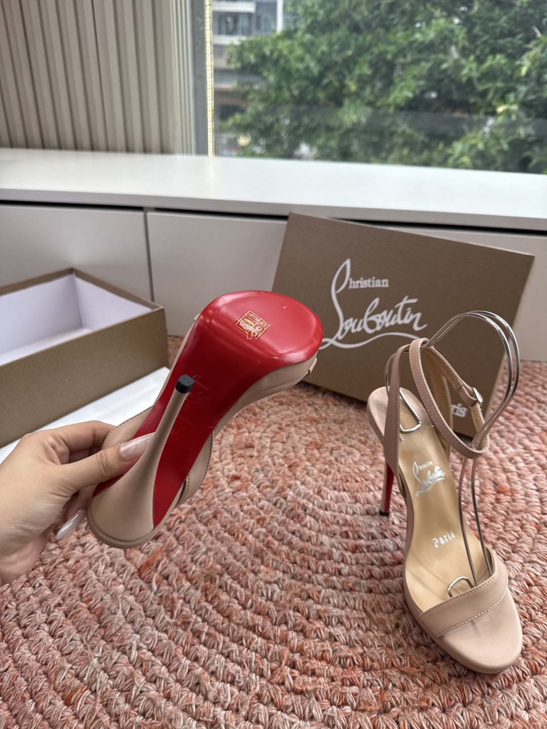 G277Christian Louboutin红底鞋防水台凉鞋选到了颜色真好看呀[色色R]MyThere