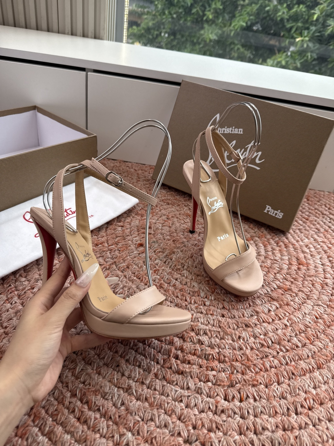 G277Christian Louboutin红底鞋防水台凉鞋选到了颜色真好看呀[色色R]MyThere