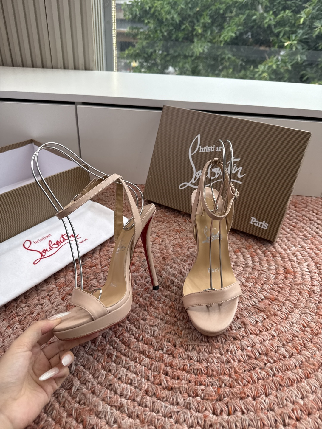 G277Christian Louboutin红底鞋防水台凉鞋选到了颜色真好看呀[色色R]MyThere