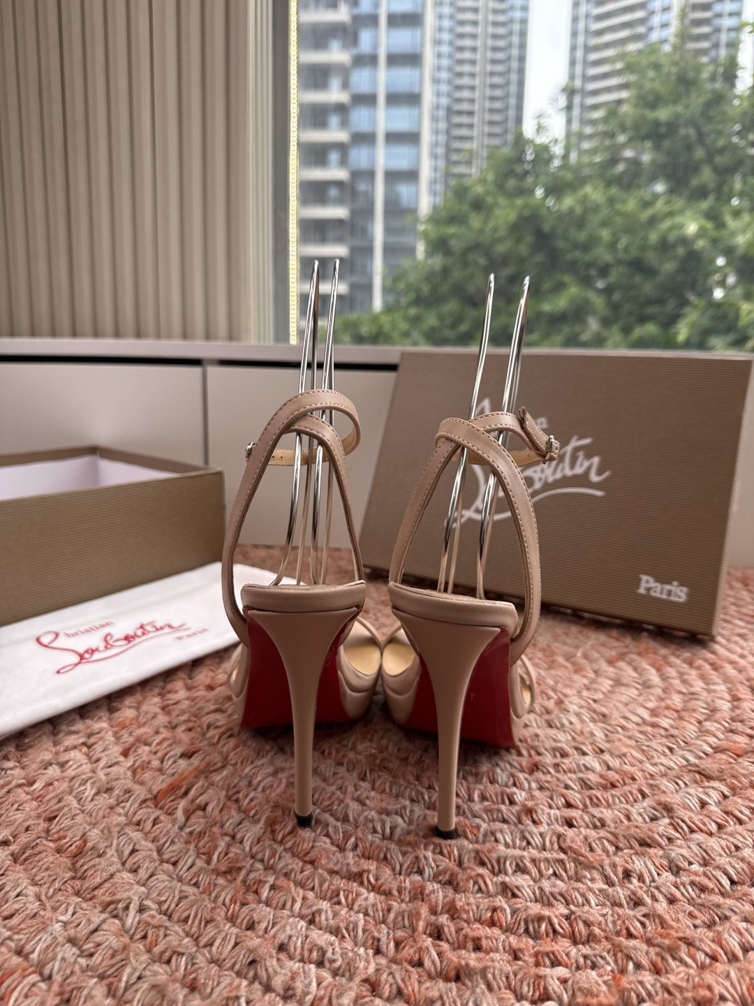 G277Christian Louboutin红底鞋防水台凉鞋选到了颜色真好看呀[色色R]MyThere