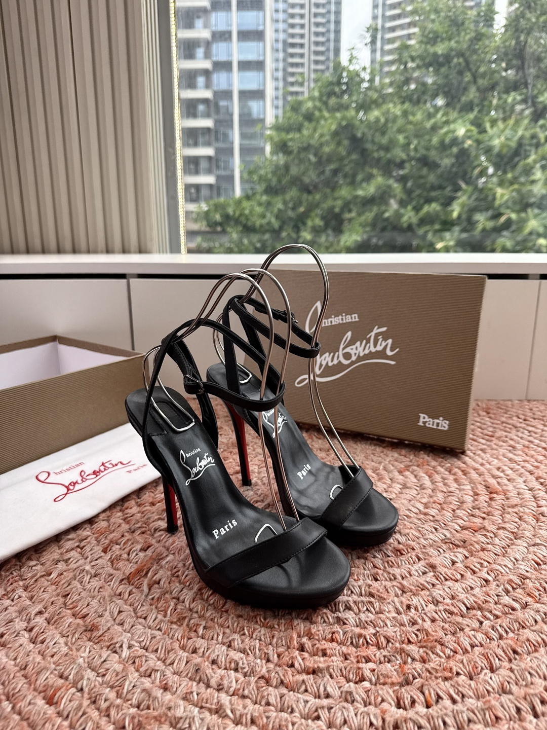 G277Christian Louboutin红底鞋防水台凉鞋选到了颜色真好看呀[色色R]MyThere