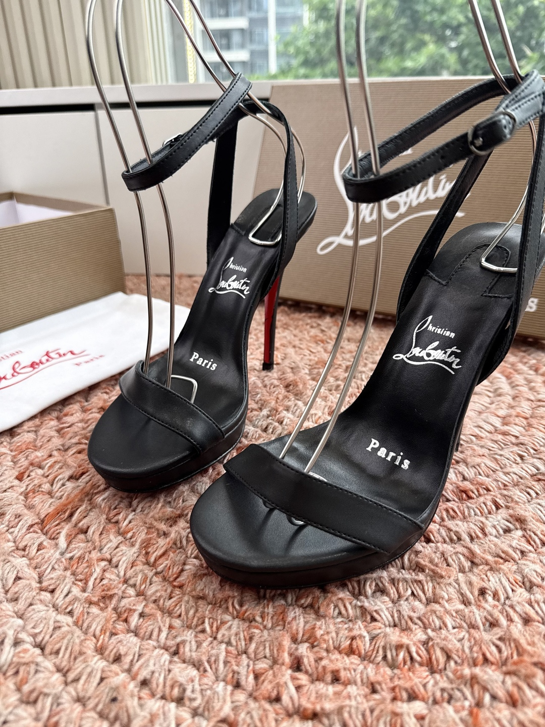 G277Christian Louboutin红底鞋防水台凉鞋选到了颜色真好看呀[色色R]MyThere