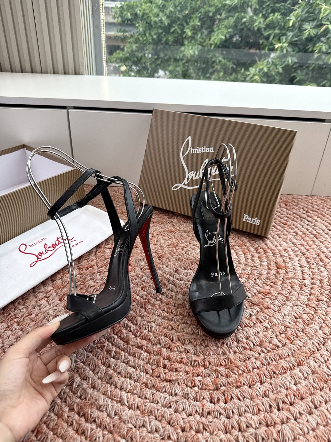 G277Christian Louboutin红底鞋防水台凉鞋选到了颜色真好看呀[色色R]MyThere